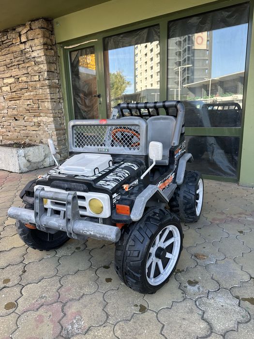 Детски електрически джип Peg Perego