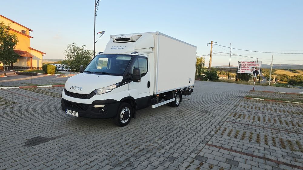 Iveco frigorific lift