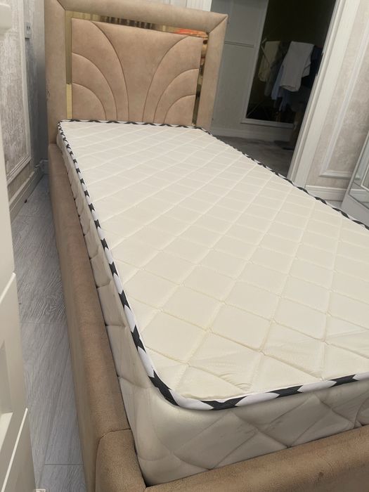 Кровать с матрасом + Письменный стол / Karavot va matras + Yazuv stoli