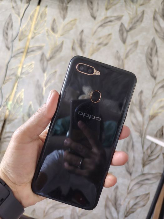 продаётся телефон