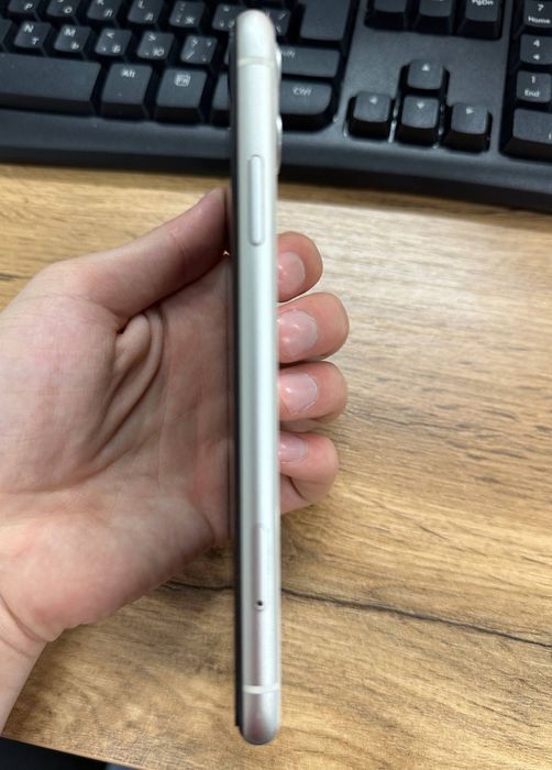 Iphone 11 64 gb ..