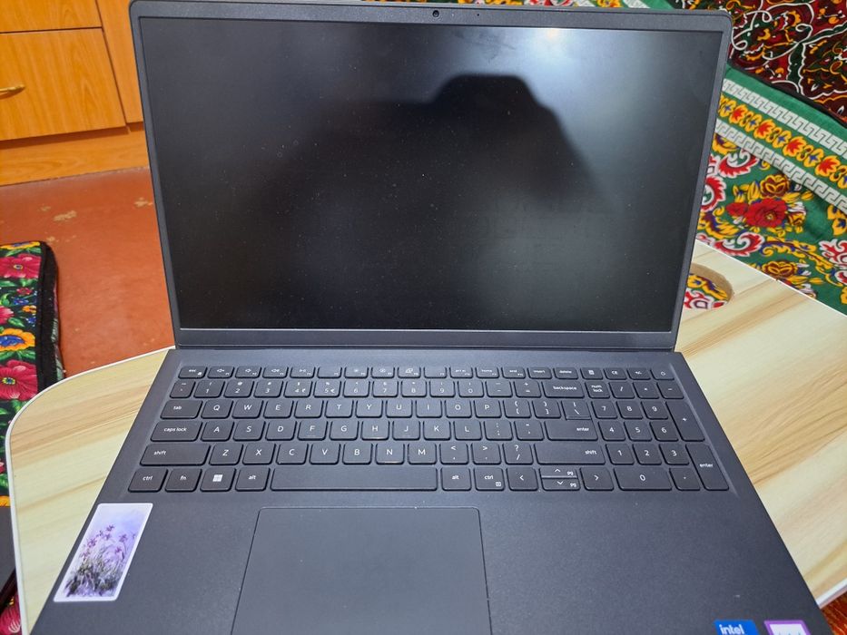 Dell Core i3 8/512
