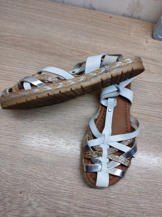 Босоножки кожанные Deripabuc (Турция)