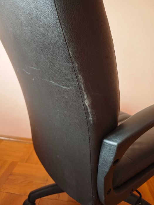 Кожен стол за офис или бюро