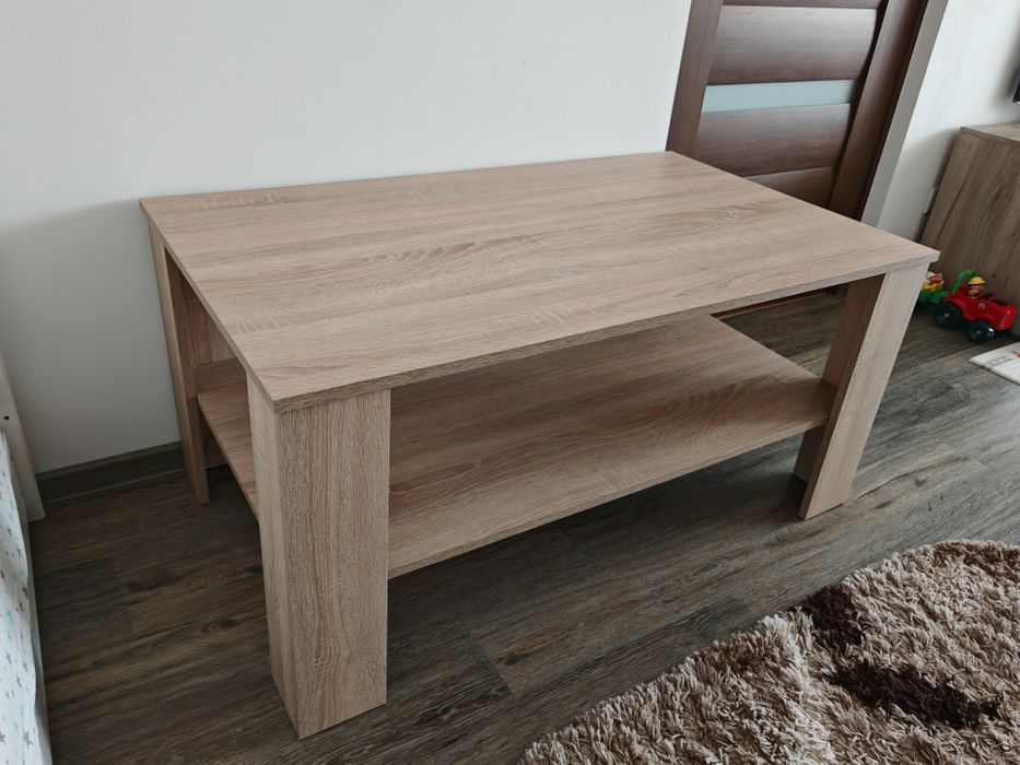 Vând masă de sufragerie