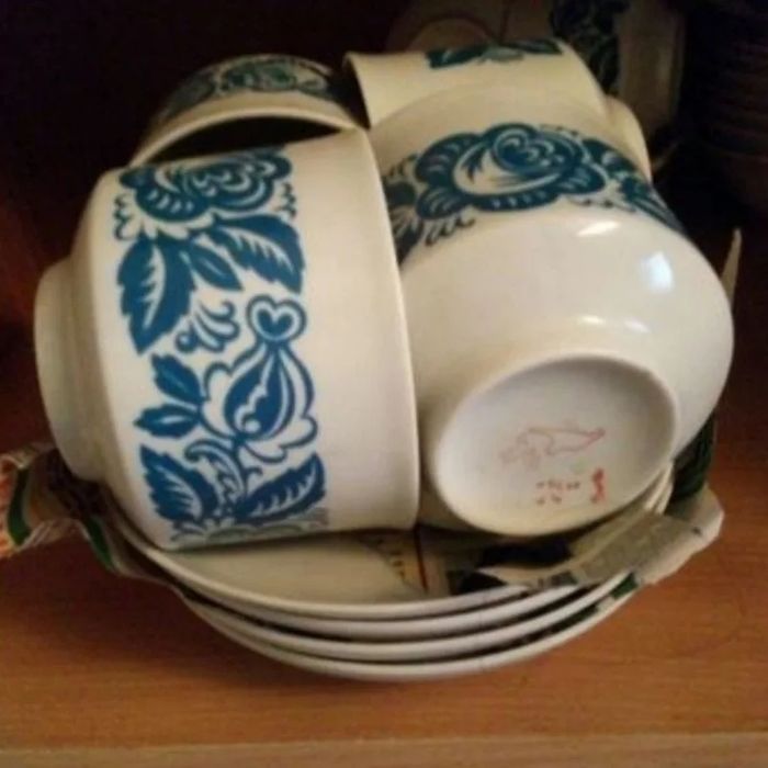 Продам наборы и кружечки