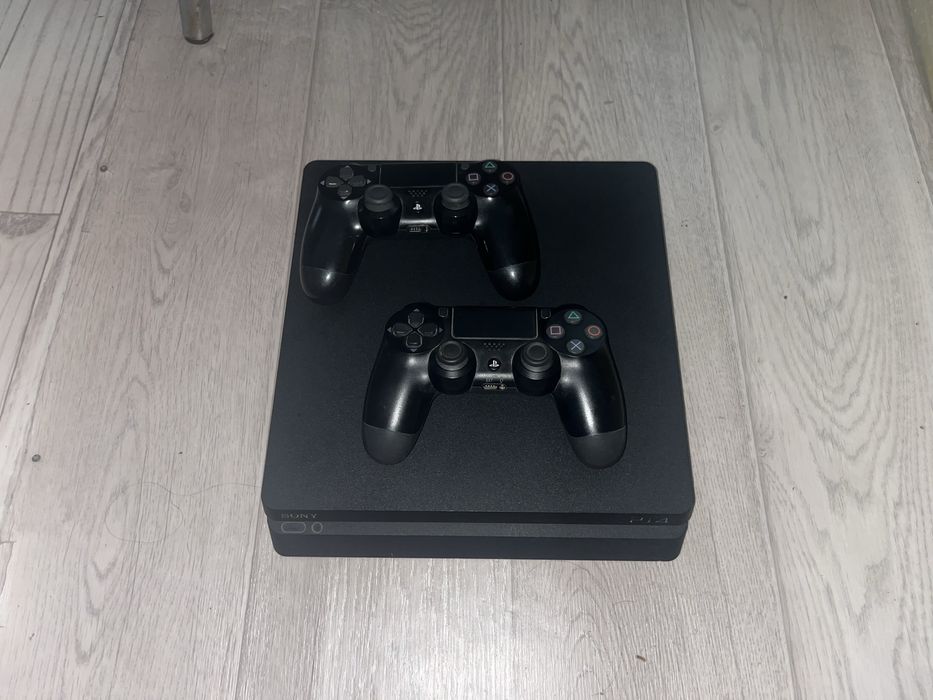 Продам PlayStation 4 Slim 1TB
