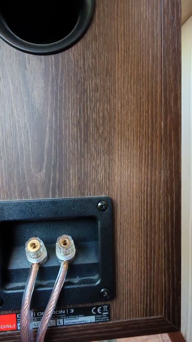 Акустика Dali oberon 3 со стойками Dali Connect E-601 (комплект)
