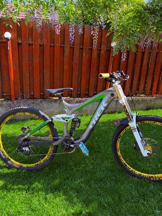 Bicicleta Downhill TREK SESSION 8