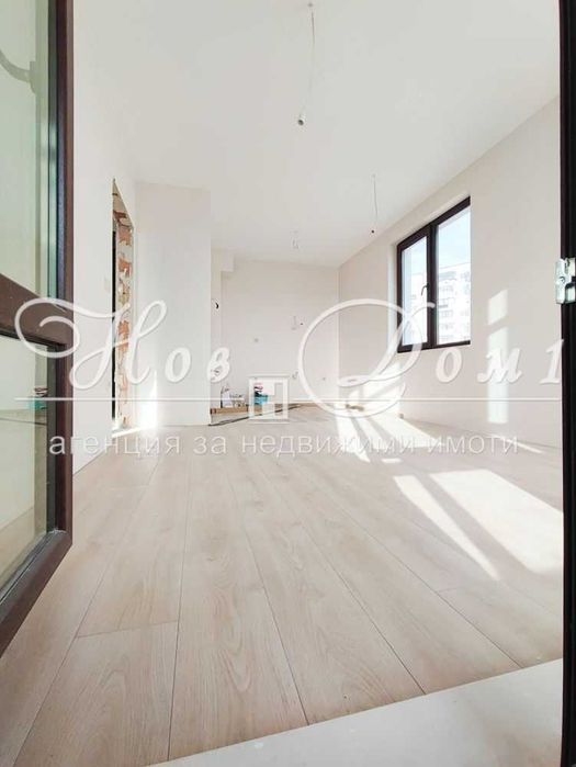 Продава се Двустаен апартамент в Варна, Кайсиева градина - 58 кв.м за 1179 €/кв.м - Снимка #1