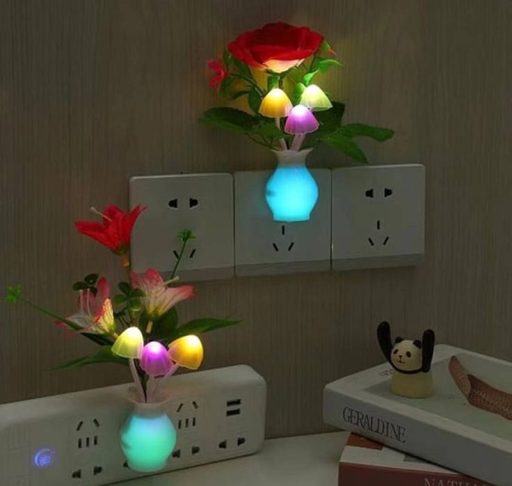 Svetilnik avtomatik yonadi