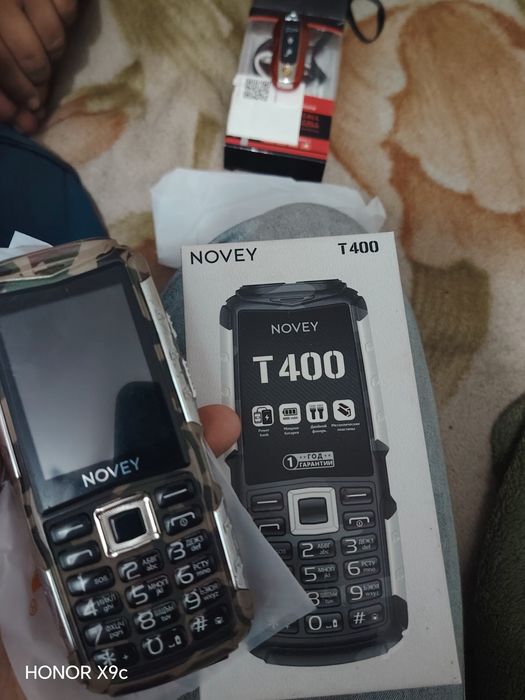 Yangi telefon knopkali