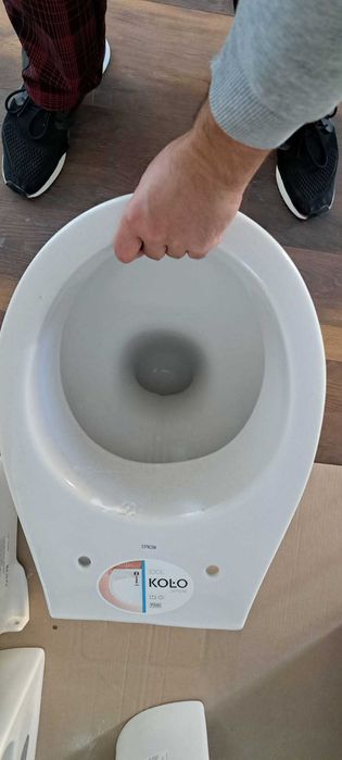 Vand obiecte sanitare nefolosite