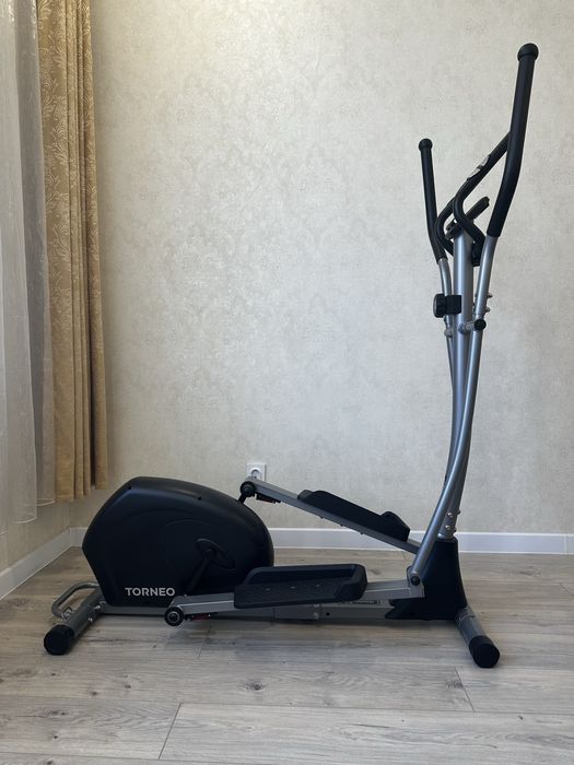 Эллиптический тренажер складной Torneo Flex C-220F