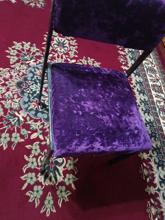 Продам кресла, стулья крепкие  2 штуки.