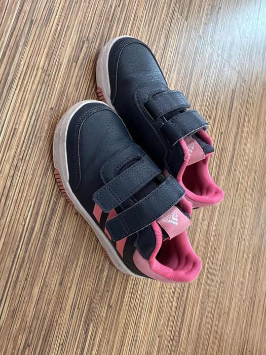 Зимни маратонки adidas за момиме 29 номер