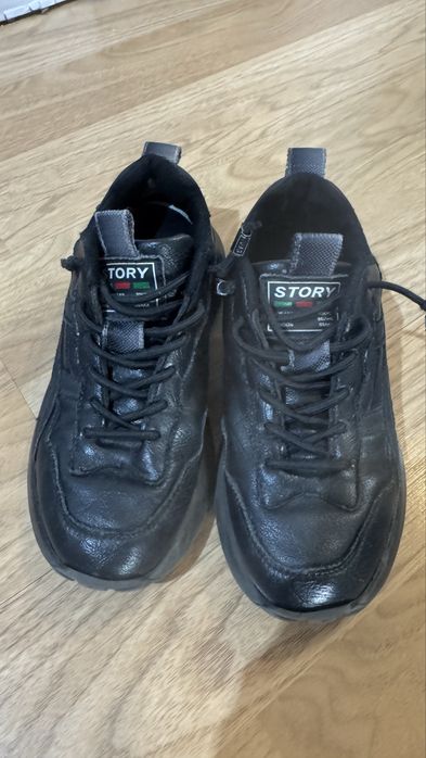 Продам детскую обувь