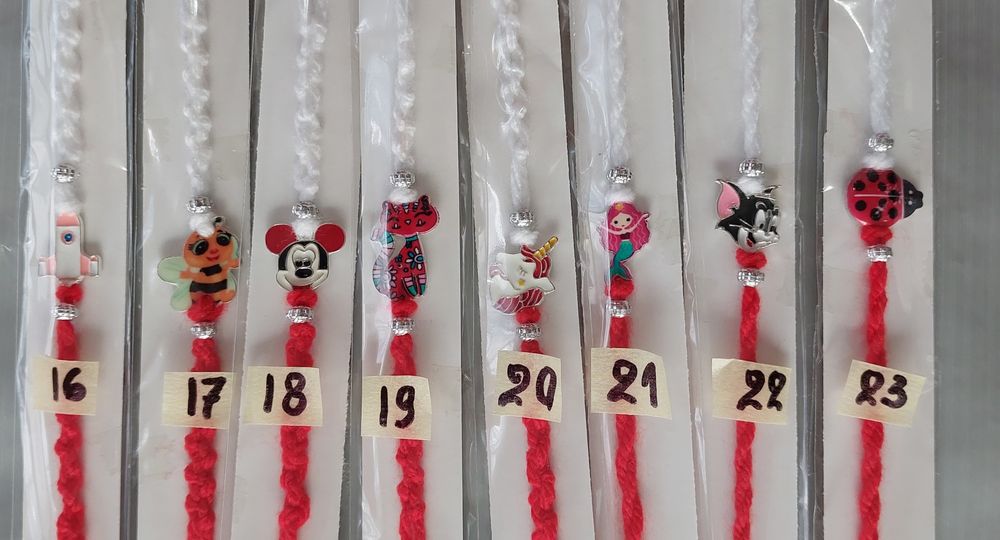 Мартеници на едро