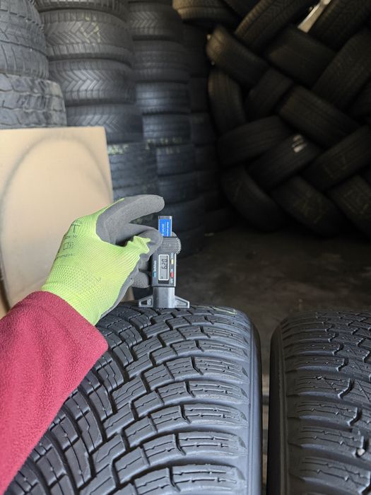 2 anvelope iarna 215/50/18 Pirelli DOT 2025!
