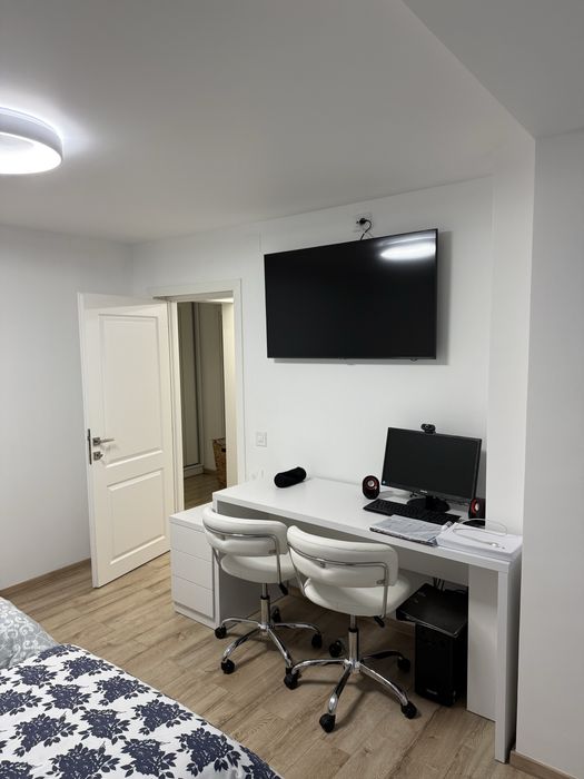 Apartament cu 3 camere,zona Republicii