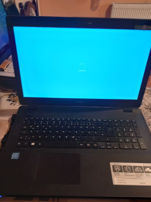 Laptop Extensa ES17