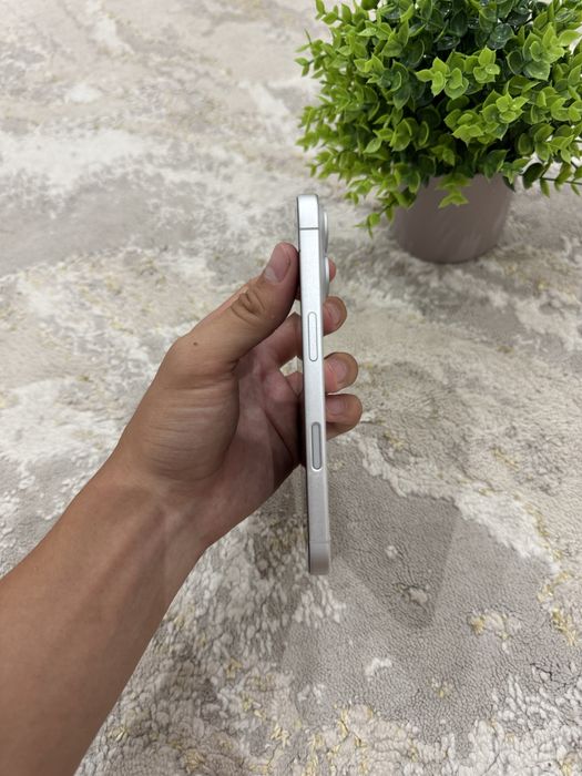 Продам iPhone 16