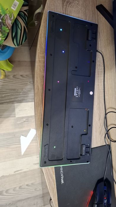 Комплект клавиатурата и мишка