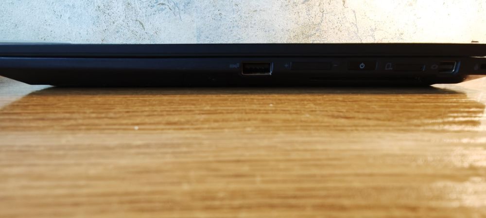 Asus ExpertBook B7 Flip (B7402F) – i7-1195G7 32GB RAM 5G 2-в-1