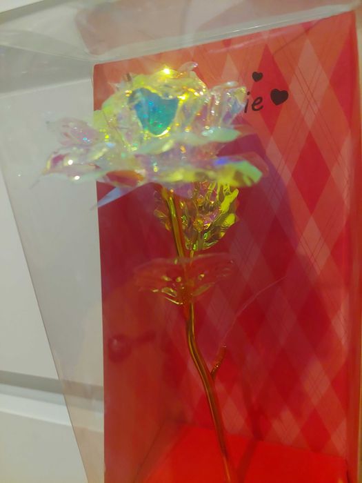 Trandafir cristalizat in cutie cadou, nemuritor