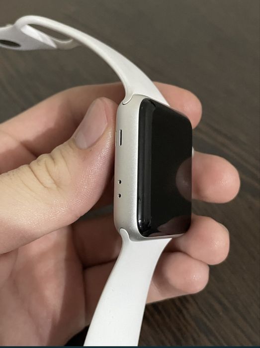 продам Apple Watch 3 seria (42mm)