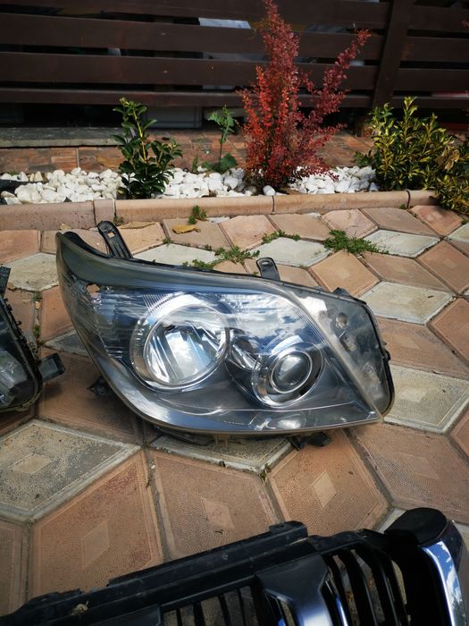 Far dreapta grila Toyota land cruiser 150 j150 xenon adaptiv 2012