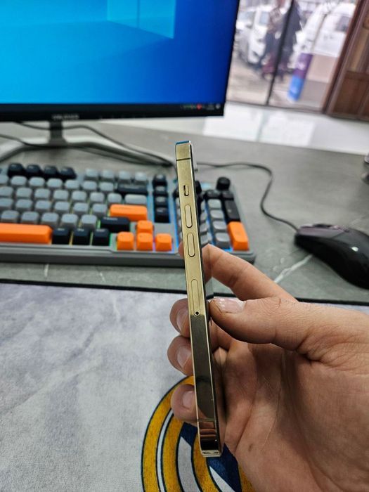 Iphone 13pro ochilmagan vakum