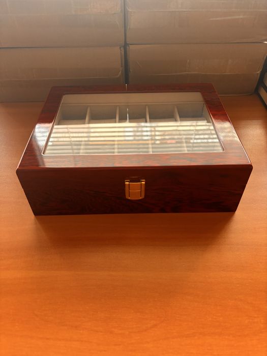 Чисто Нова Кутия за часовници (10) от дърво