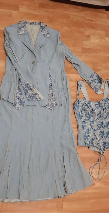 НОВ Костюм 3 части,плат ТАФТА,бродерия, преливащи цветове,МАНТО,XL