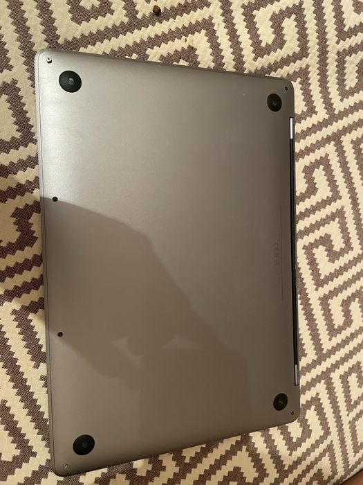 MacBook Pro 13” (Touch Bar, Intel, 2018–2020 жылдар)