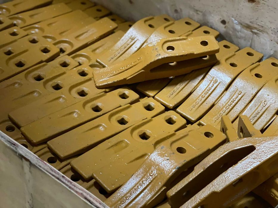 Dinti de cupa buldoexcavatoare Komatsu centrali