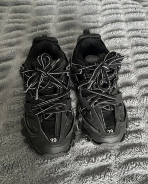 Balencigaa track led