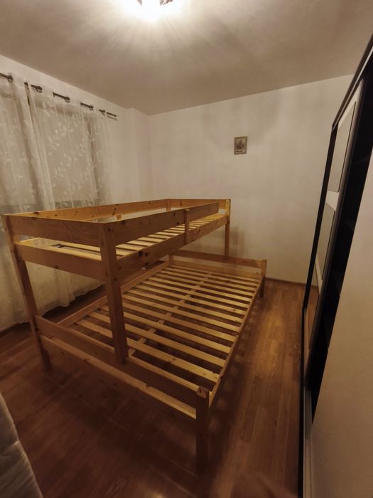 Vând pat supraetajat