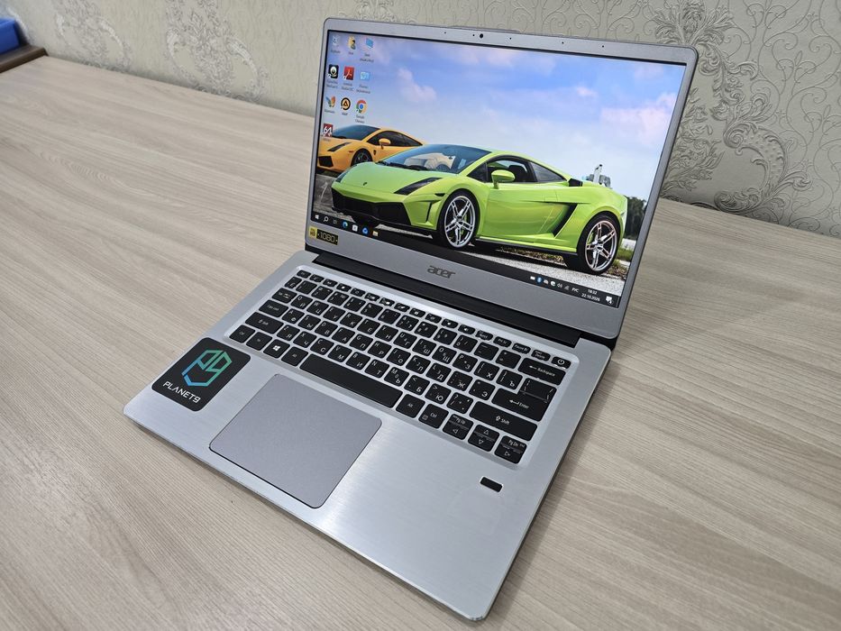 Acer Swift, Core i3, Ram 8Gb, SSD 128Gb, HDD 500Gb, Full HD IPS.