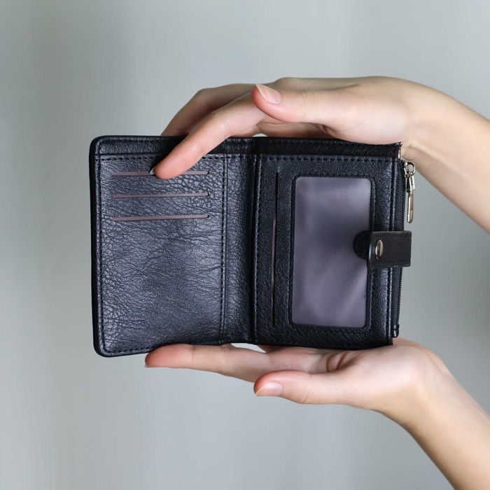 Portofel în carouri alb-negru – Nou