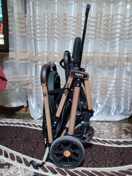 Детская коляска.