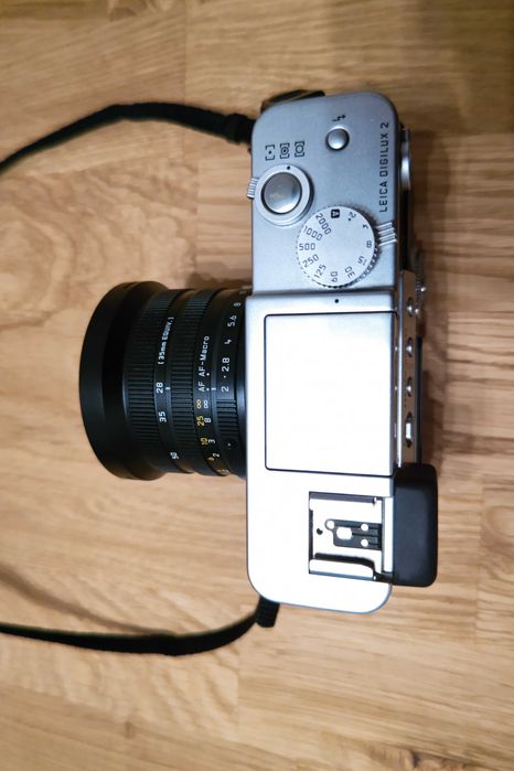 Aparat foto digital Leica Digilux 2 + accesorii originale RARITATE în stare excelentă