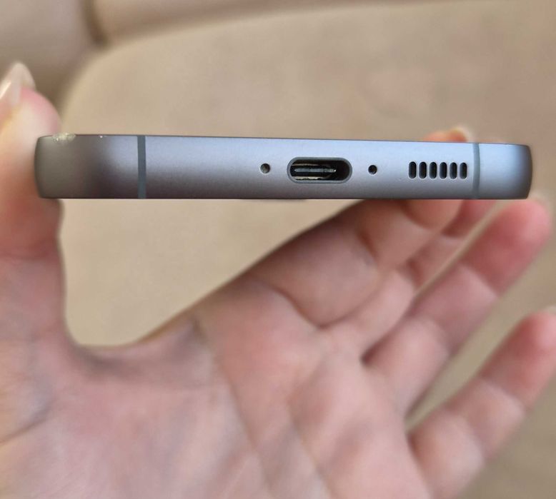 Телефон Samsung S23fe