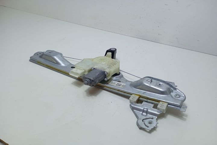 Macara cu motoras dreapta spate  827203827R Renault Kadjar prima gene