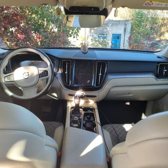 Vând Volvo XC60, 4x4 permanent, Full Options