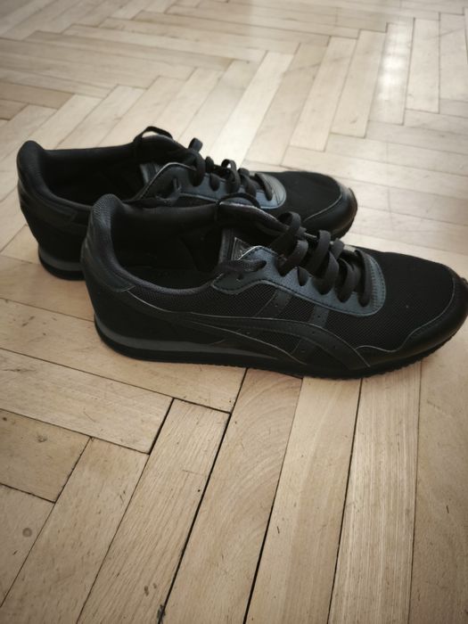 Снукър си Asics Tiger runner , номер 45