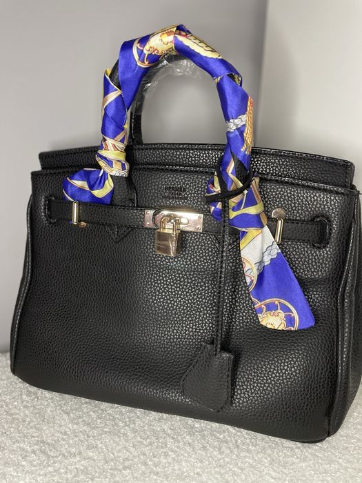 Дамска кожена чанта в черен цвят