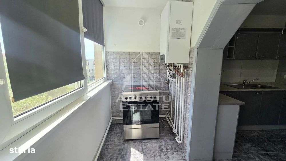 Apartament de vanzare cu 3 camere, decomandat,centrala proprie,Lipovei