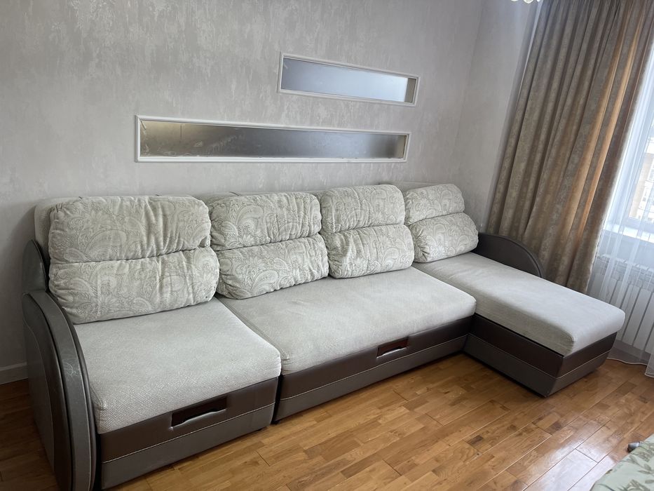 Продам диван 3,3 общая длина