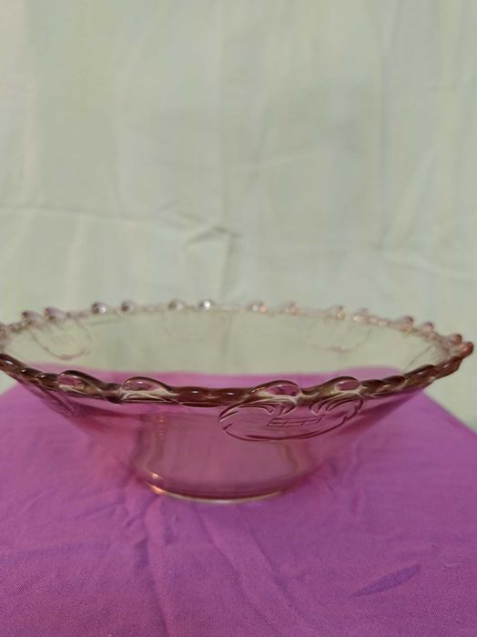 Кофейные чашки с блюдцем. Кофейник. Ляган. Салатник. Тарелки.